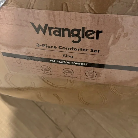 Wrangler Tan King Comforter Set with Horseshoe Emboss - NWT - Picture 3 of 3